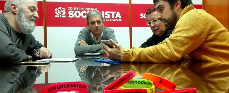 Reunión de concejales del PSOE con representantes de Alas Coruña
