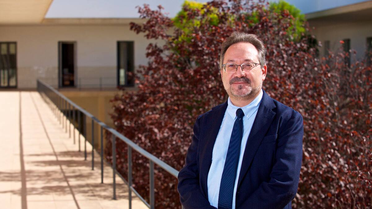 Paco Torres, vicerrector de Estudios: "La familia de la Universidad de Alicante alcanza las 30.000 personas"