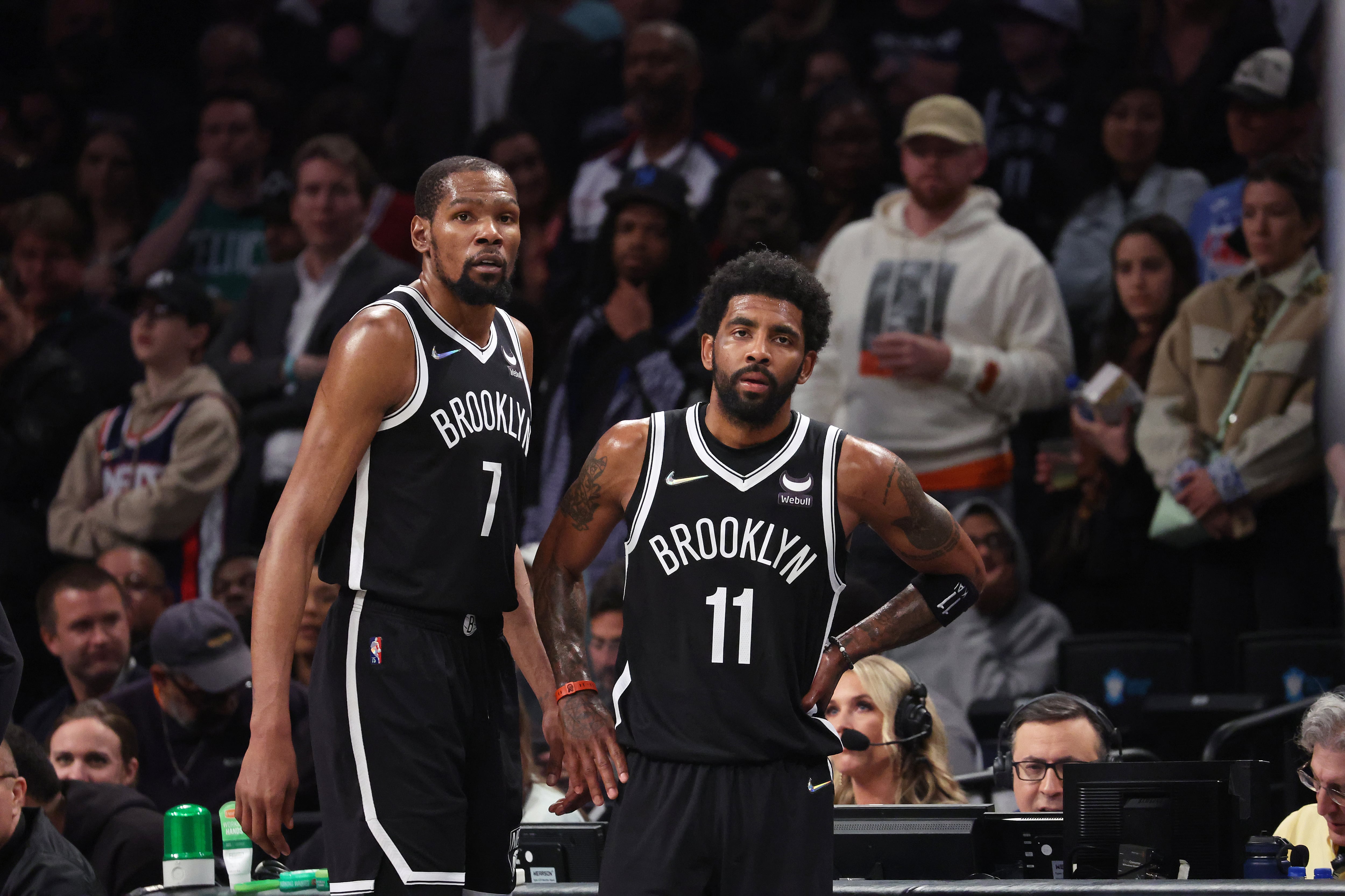 Kevin Durant y Kyrie Irving en un partido de esta temporada