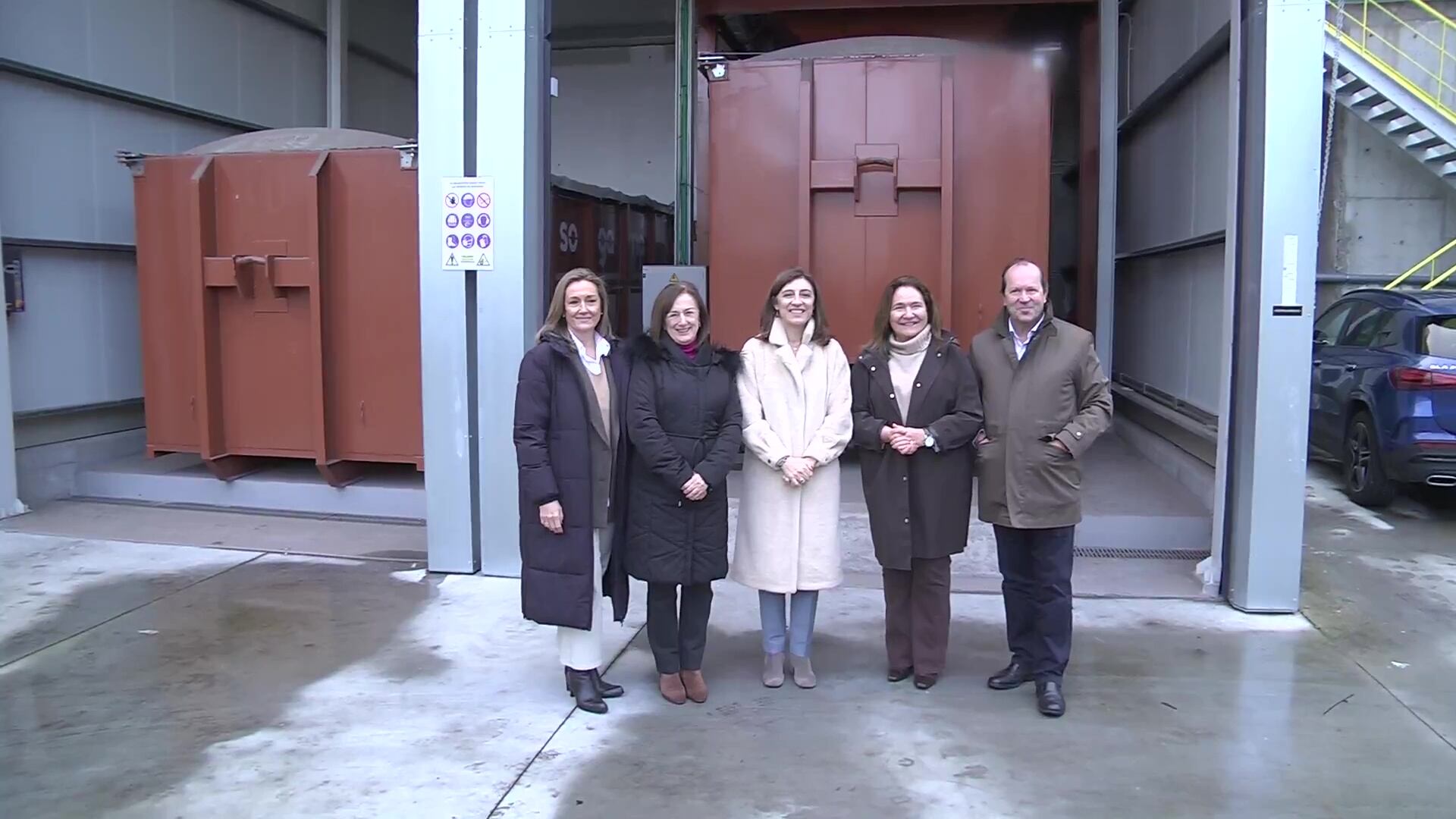 Visita de la conselleira de Medio Ambiente a la planta de transferencia de SOGAMA en Vigo