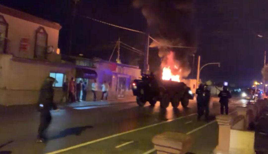 Imágenes de los incidentes en la barriada de Bazán de San Fernando en la séptima jornada de la huelga del metal