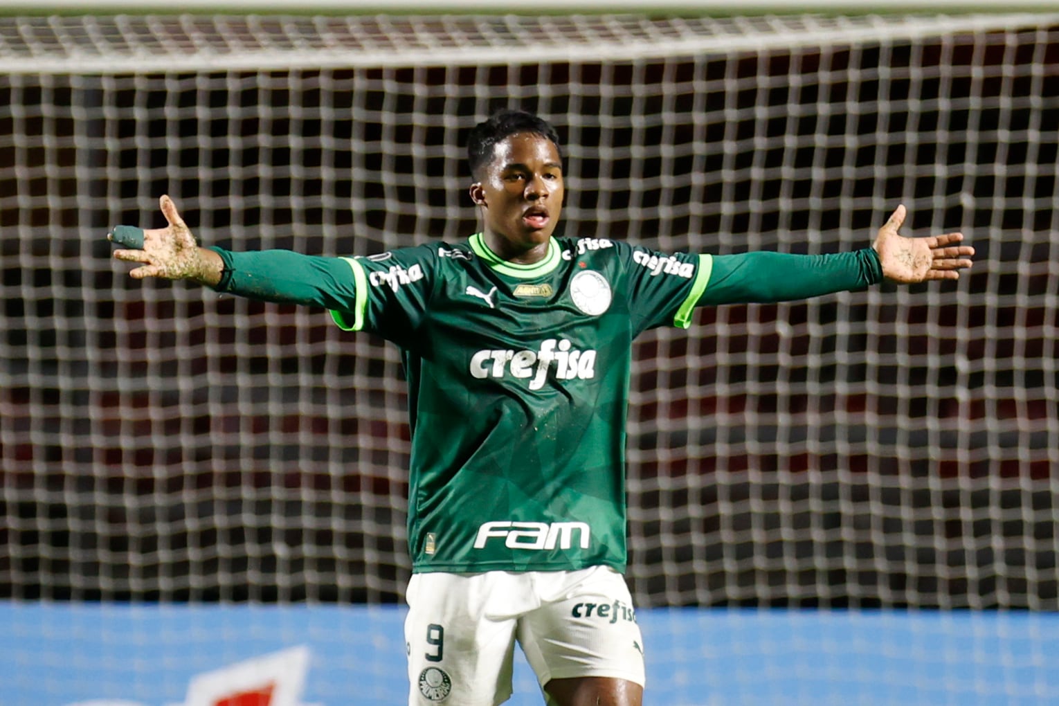 AMDEP1148. SAO PAULO (BRASIL), 20/04/2023.- Endrick Felipe de Palmeiras celebra un gol hoy, en un partido de la fase de grupos de la Copa Libertadores entre Palmeiras y Cerro Porteño en el estadio Morumbi en Sao Paulo