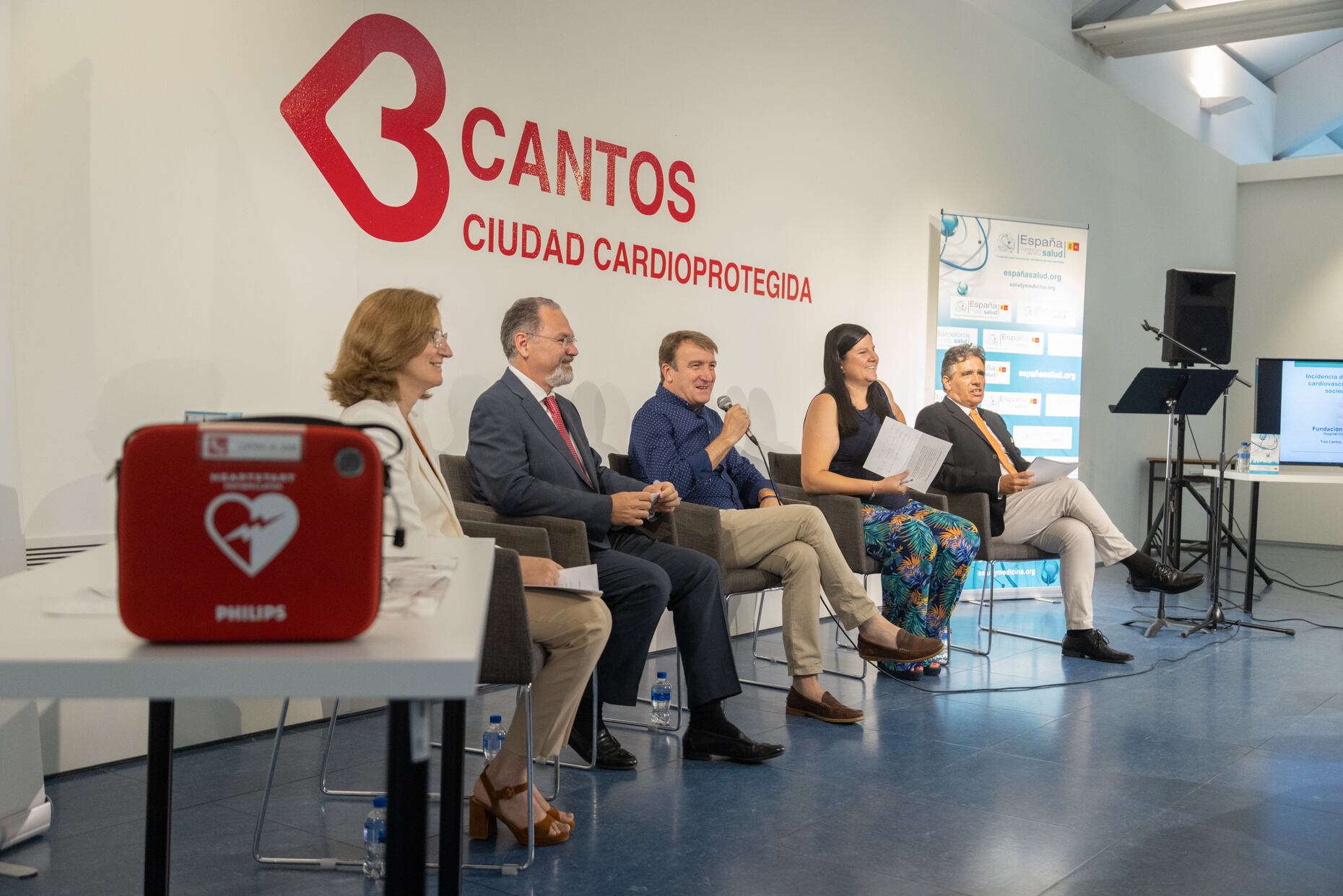 Tres Cantos, primera ciudad de la Comunidad de Madrid, con la totalidad de sus farmacias cardioprotegidas