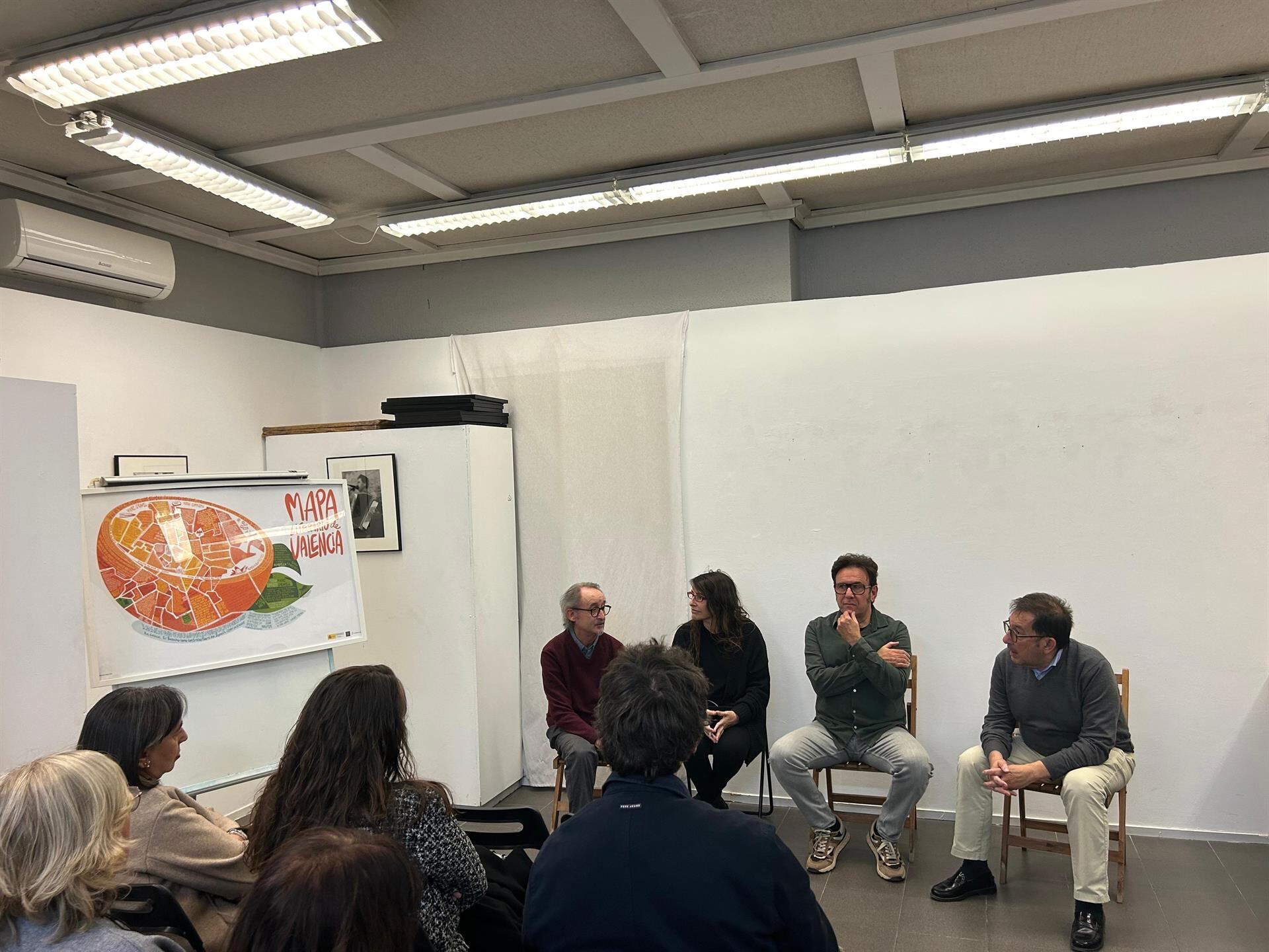Presentación del Mapa Literario de Valencia en la librería Railowsky