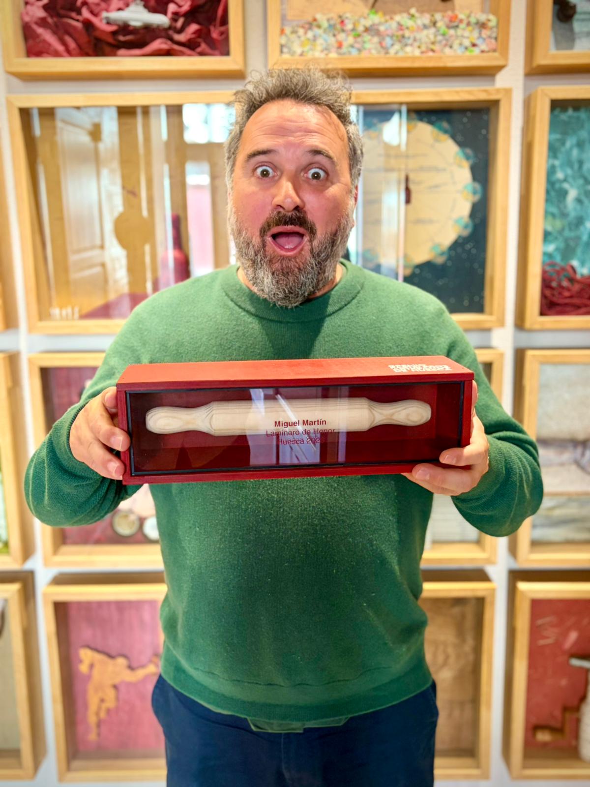 Entrega del reconocimiento “Laminero del año” al humorista oscense Miguel Martín.