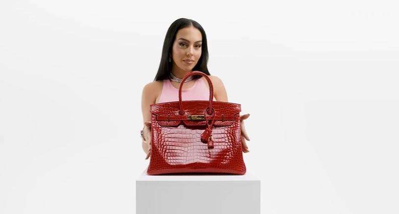 Georgina Rodríguez con uno de sus bolsos.