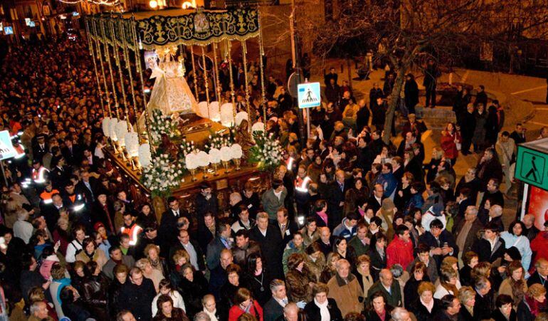 La procesión de la Virgen de la Paz congrega a miles de vecinos de Alcobendas la tarde de cada 24 de enero 