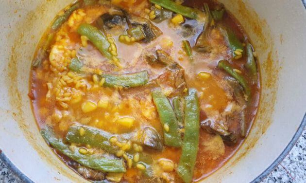 Arròs melós amb sépia, carxofa i fesol tendre