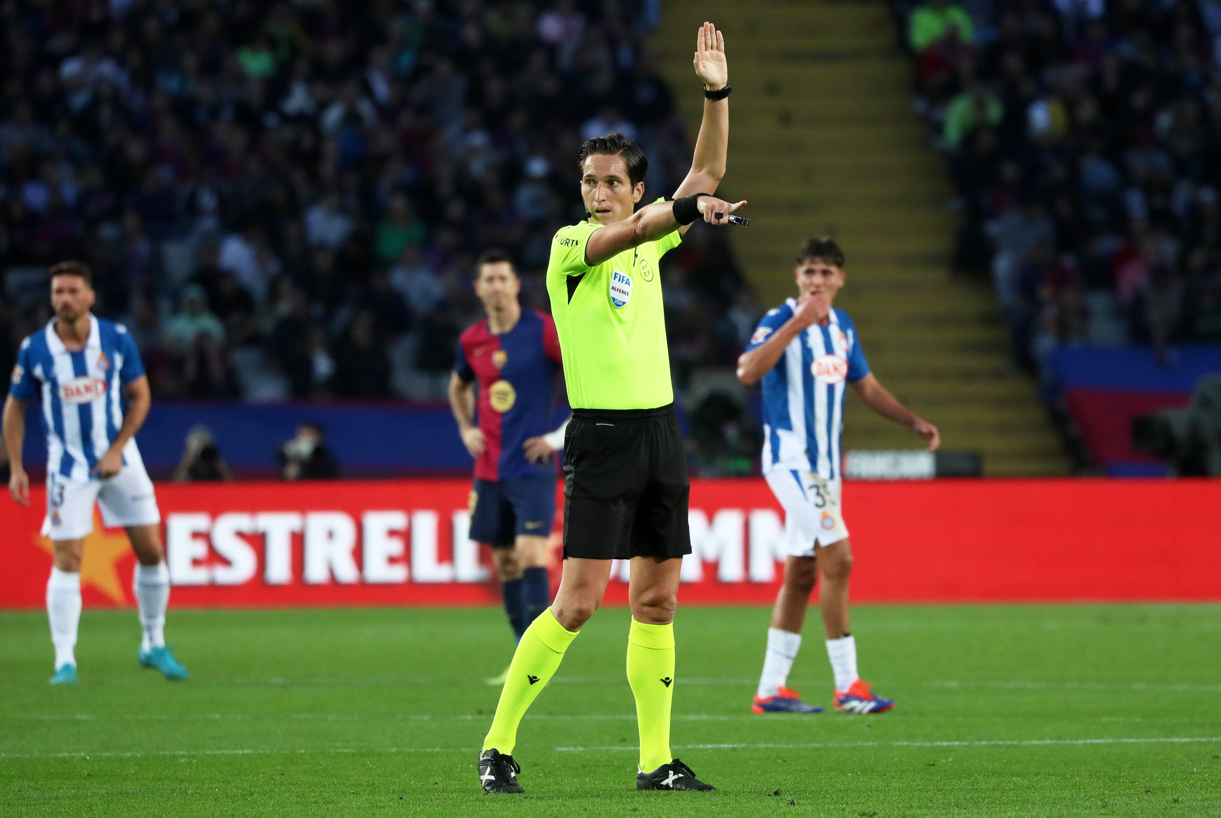 "Nadie en la historia ha estado en fuera de juego por una oreja": las quejas de Tomás Roncero por las "estupideces" del fútbol actual