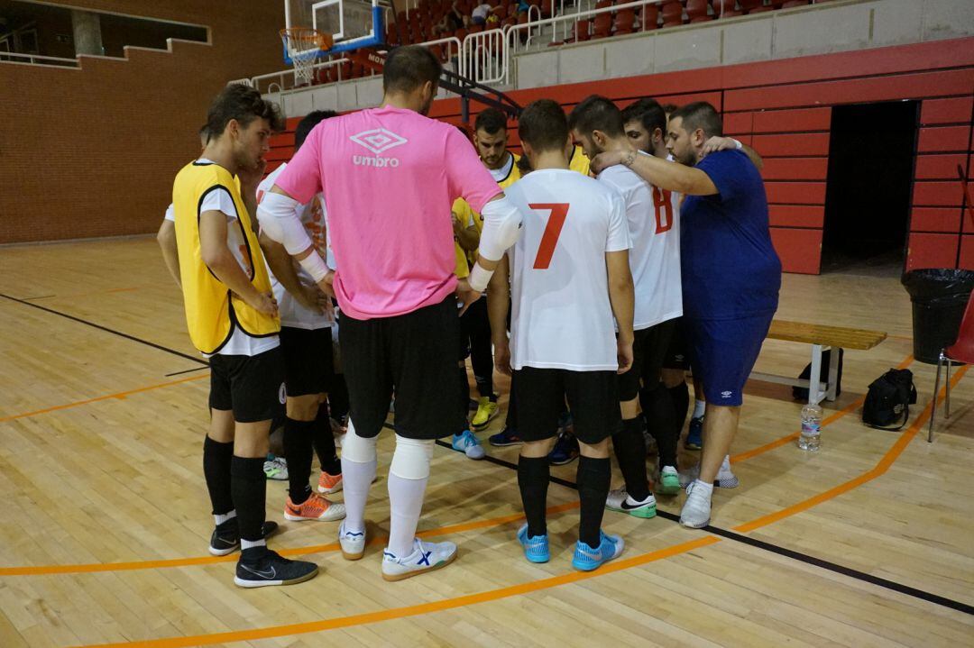 El Nueva Elda presenta muchas caras nuevas para esta temporada