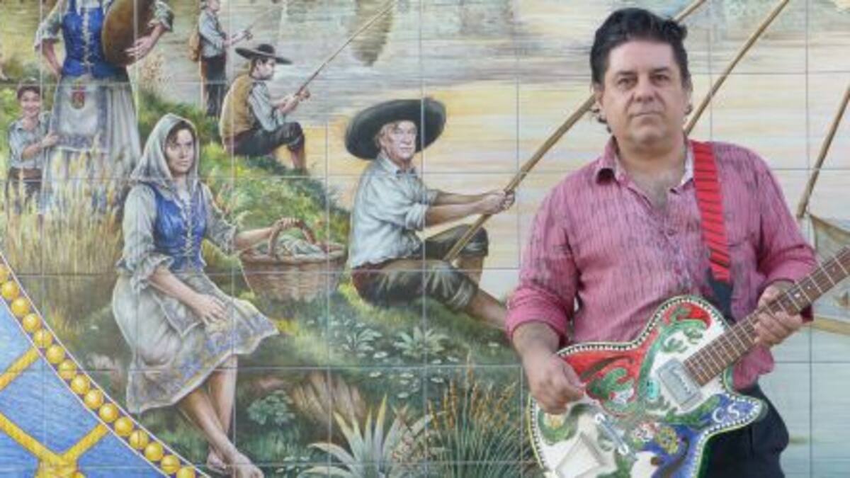 Se presenta el segundo modelo de guitarra de cerámica