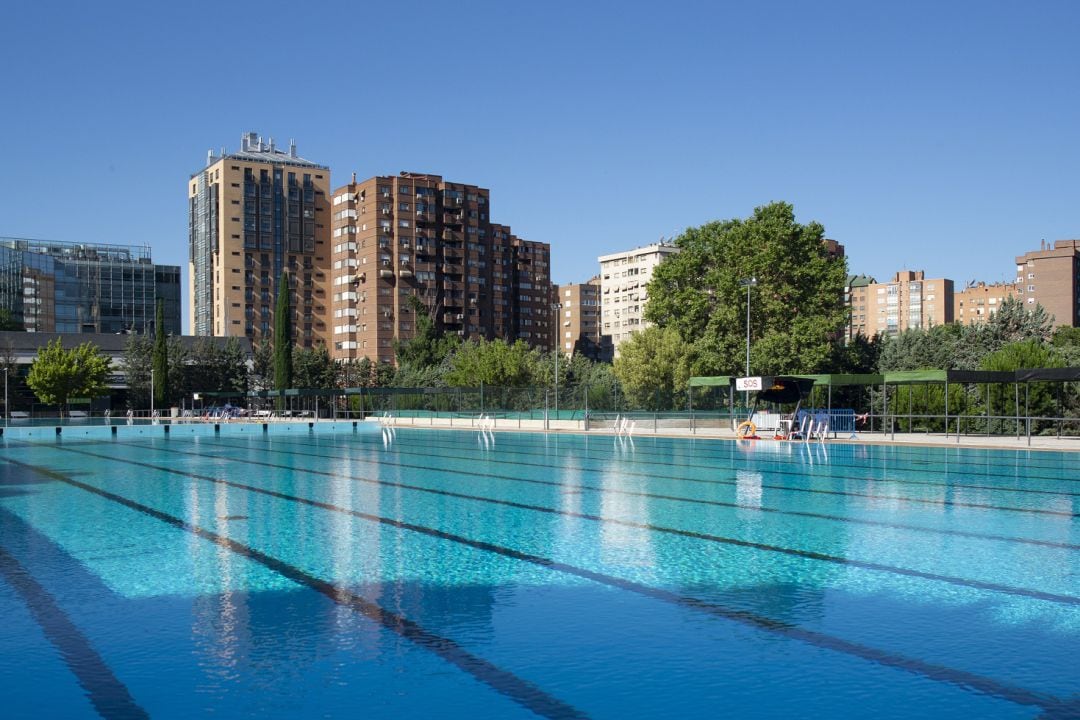 Imagen de piscina pública.