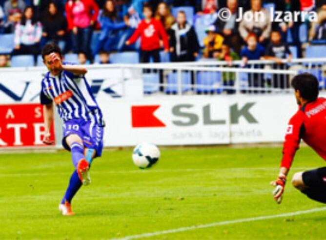 Borja Viguera volvió a marcar en Mendizorroza pero no resultó suficiente.