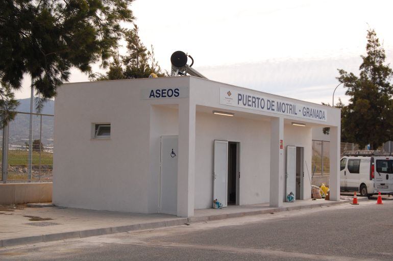 Construcción de nuevos aseos para camioneros en el Puerto de Motril