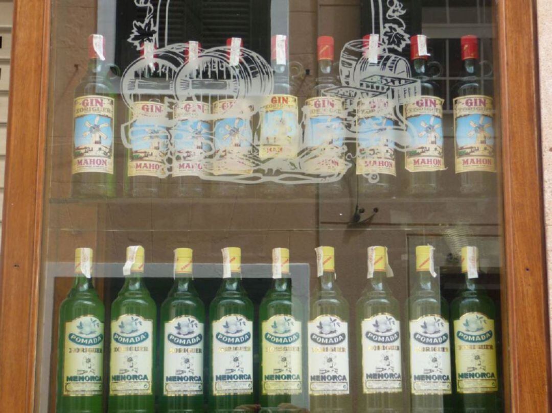 La producció de gin es manté força estable a Menorca.
