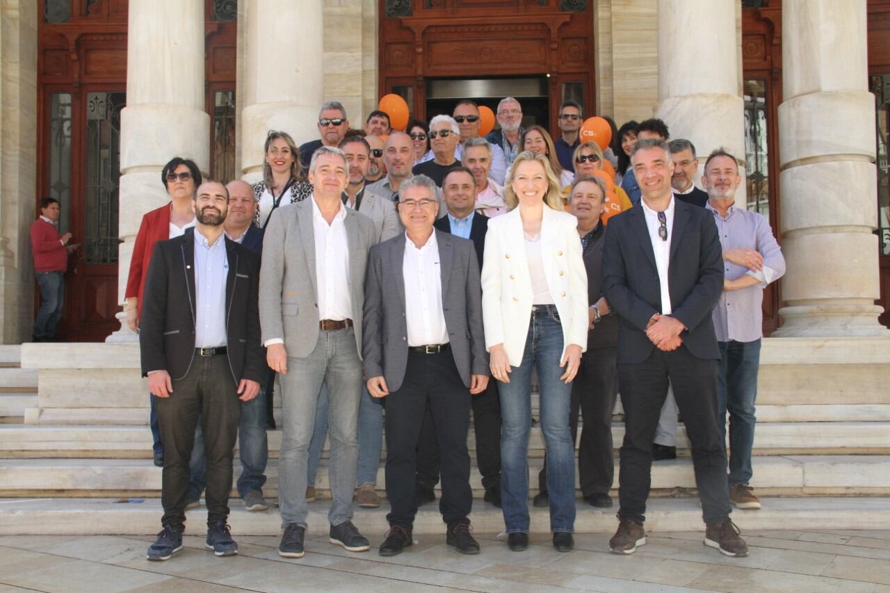 La candidata a la Presidencia de la CARM por Ciudadanos, María José Ros, junto a la cúpula regional del partido, arroparon hoy a su candidato a la alcaldía de Cartagena, Pedro Antonio Martínez