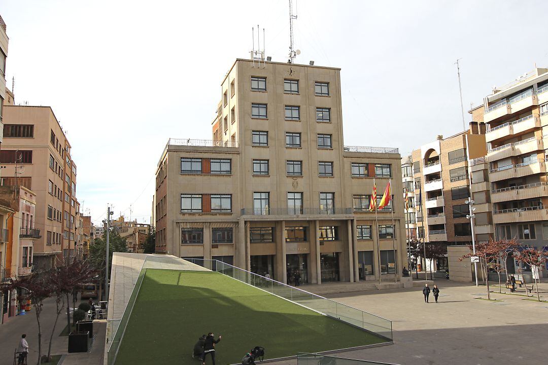 Imagen exterior del ayuntamiento de Vila-real