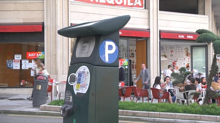 Parquímetro en la calle Rosalía de Castro de Vigo.