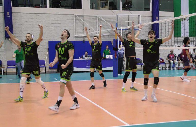 Los jugadores celebrando el pase a la gran final.