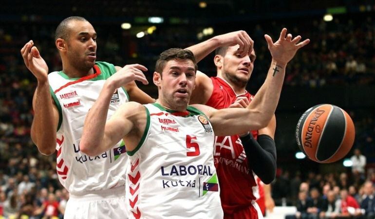 Laboral Kutxa perdió en Milán el primer compromiso de la Euroliga.