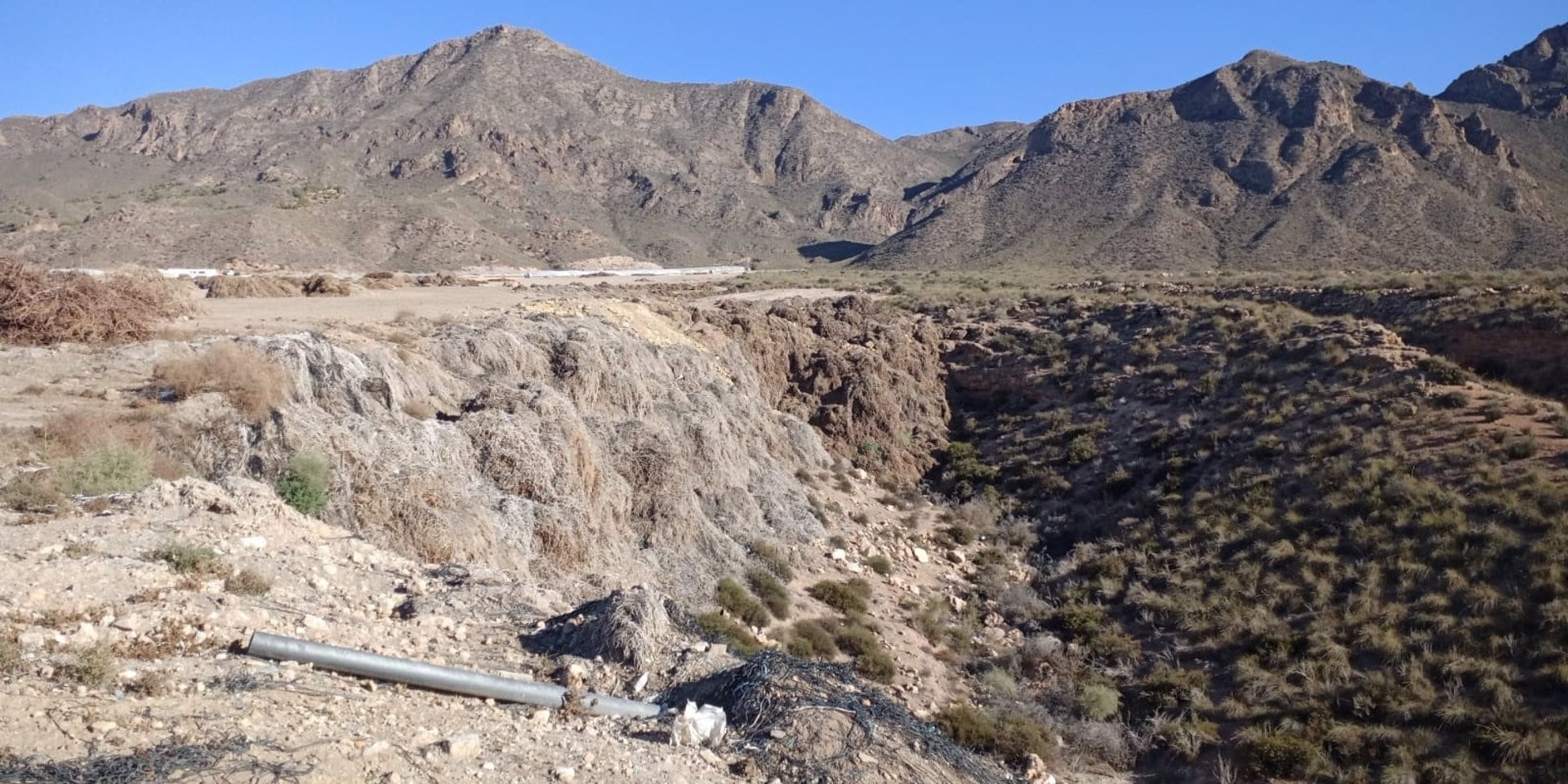 Vertedero ilegal denunciado por ANSE y parte de las roturaciones que afectan al espacio natural protegido Sierra de Las Moreras