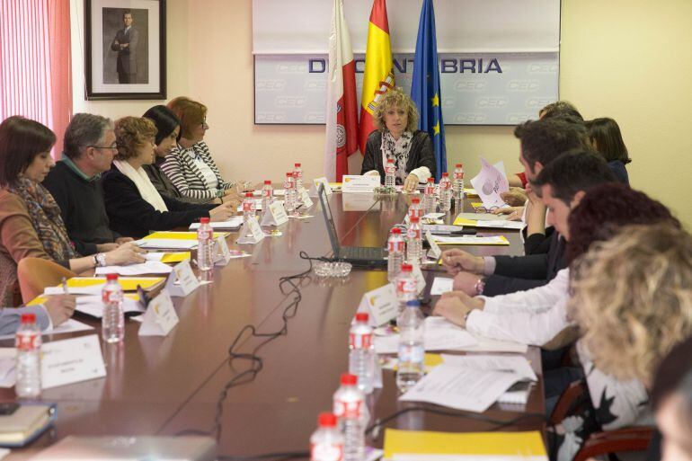 Eva Díaz Tezanos presenta el programa en el Consejo Escolar 