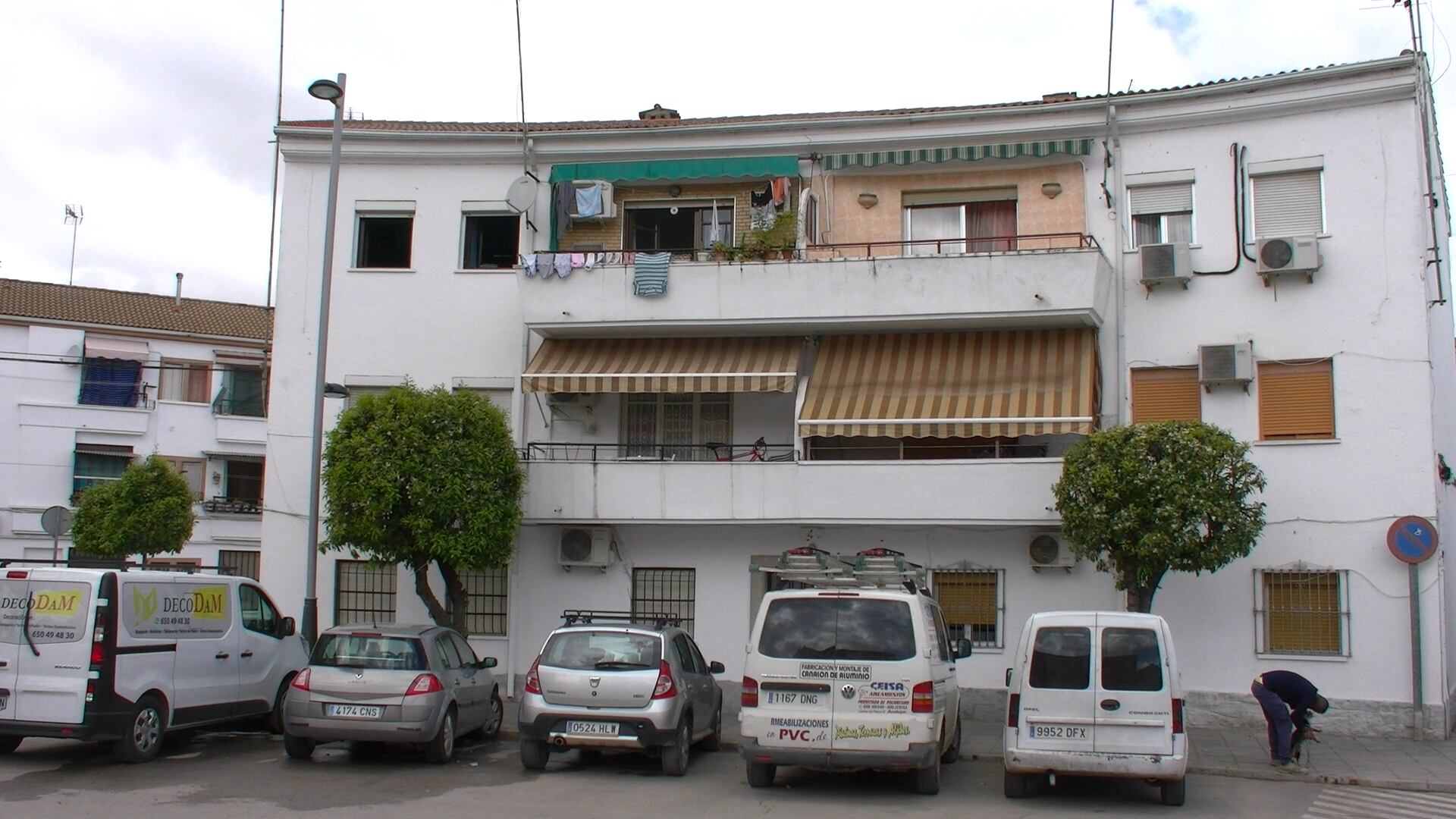 Edificio de la Avenida Plaza de Toros de Andújar donde se produjo el incendio.