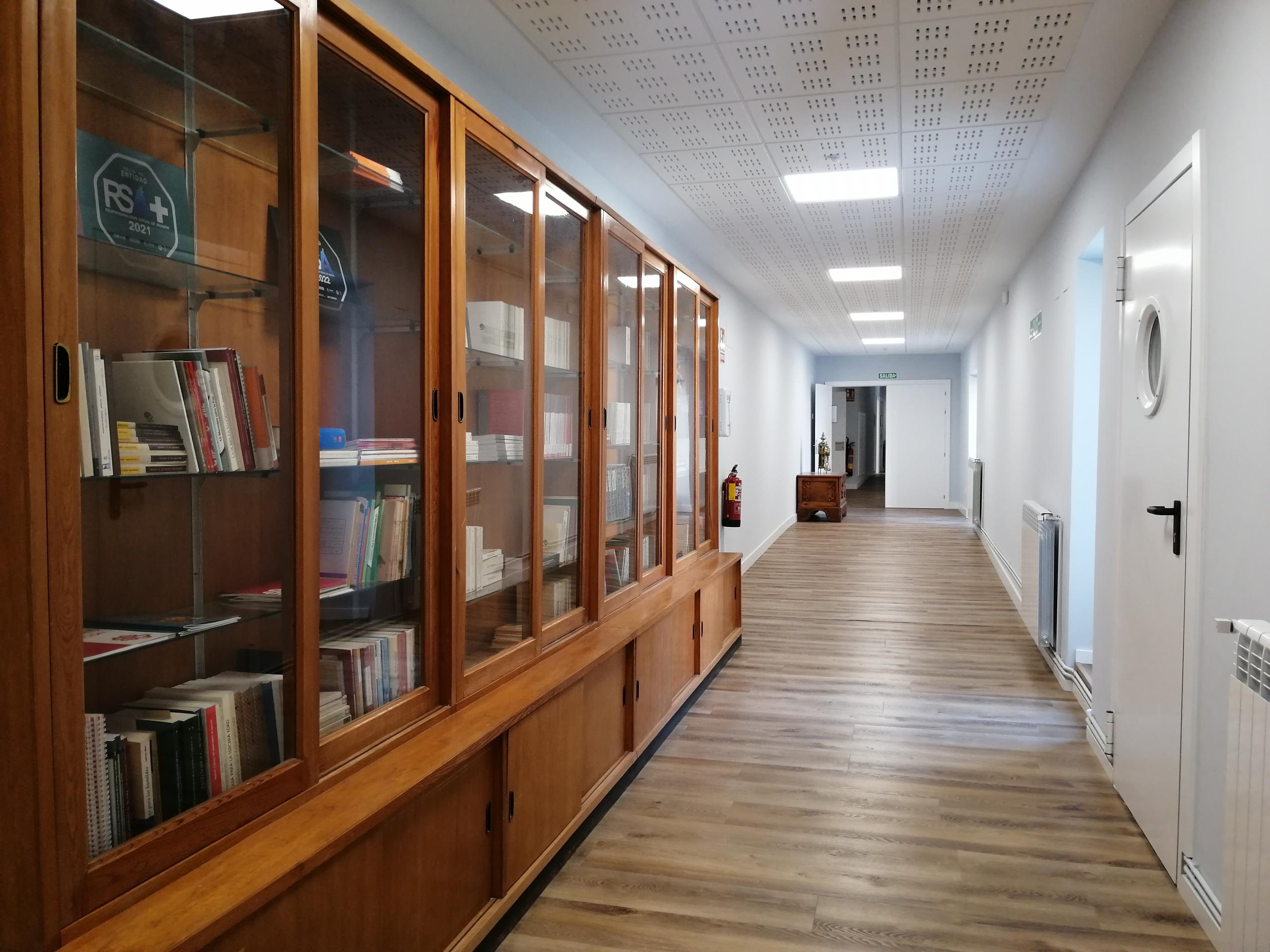 Parte de la primera planta ya está en uso, con los trabajadores , la acogida o la despensa de alimentos