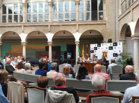 El anuario se presentó en el patio del ayunamiento de Cazorla