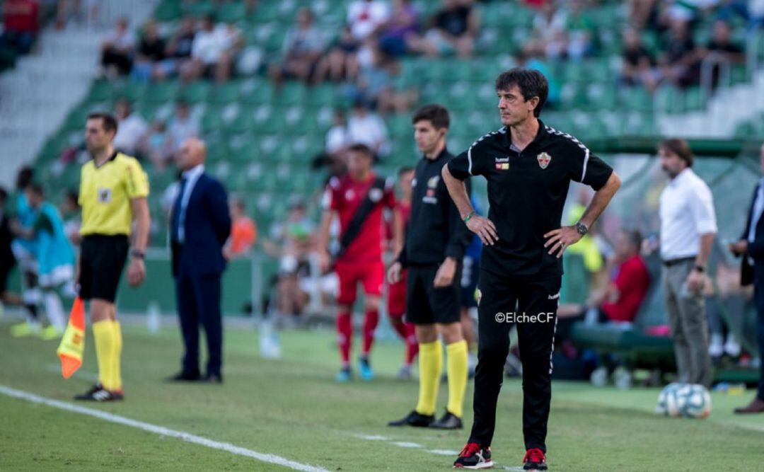 Pacheta durante el Elche-Rayo de la ida que acabó con empate a uno