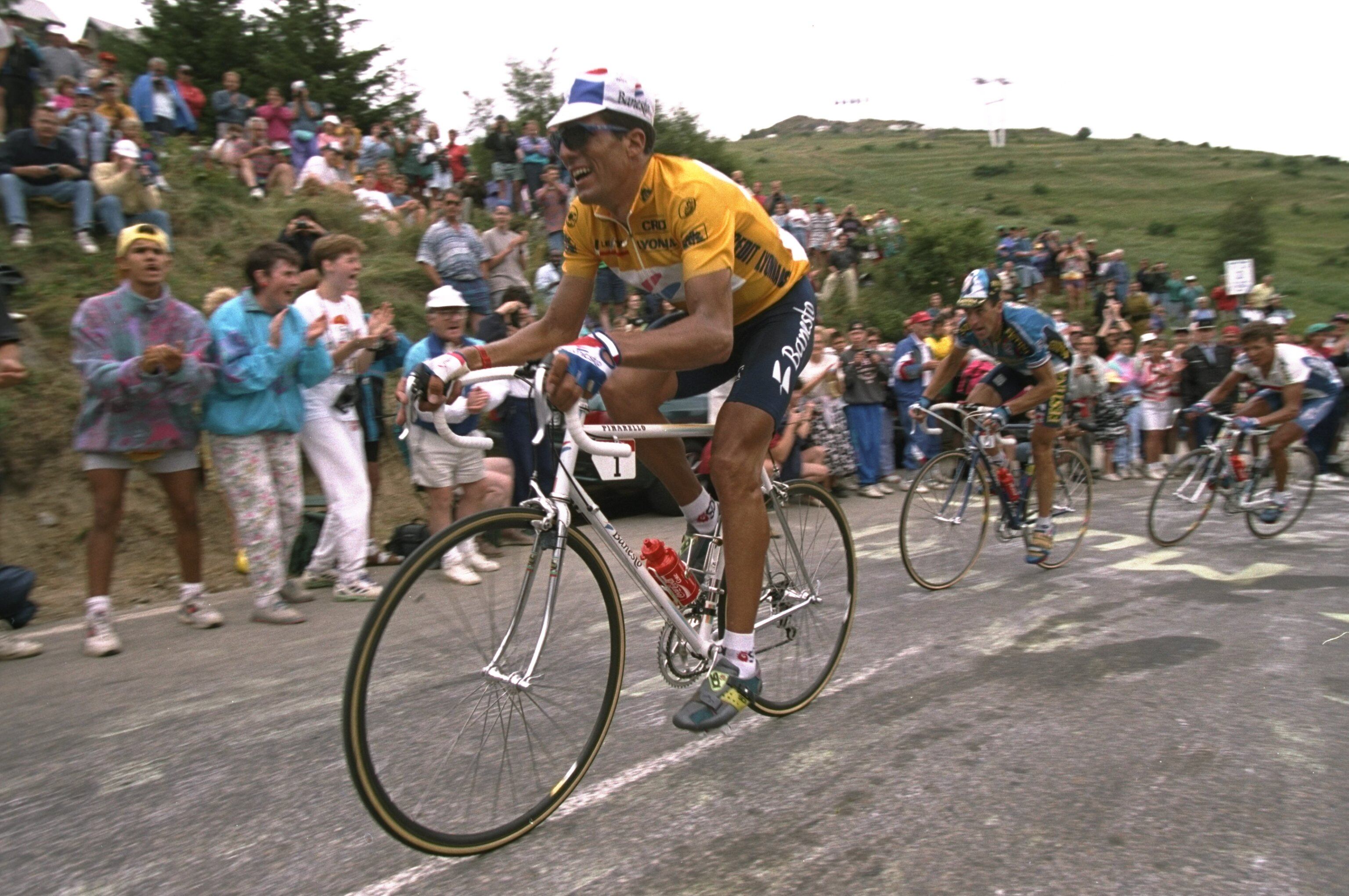 Miguel Indurain asciende Alpe d&#039;Huez durante el Tour de Francia de 1994