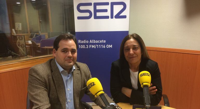 Francisco Núñez con la directora de Radio Albacete, Justina Gómez