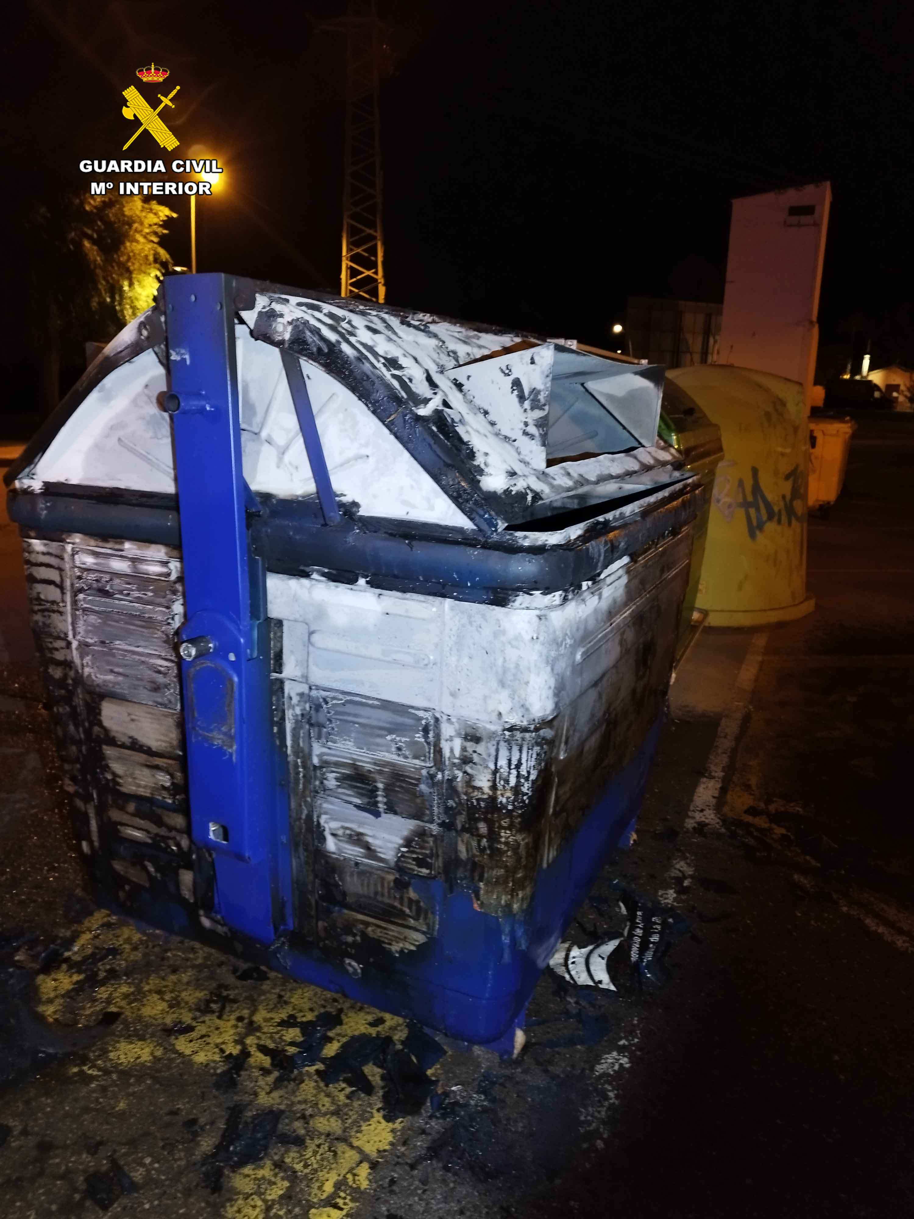 Detenidos cuatro menores por quemar 29 contenedores en La Rioja