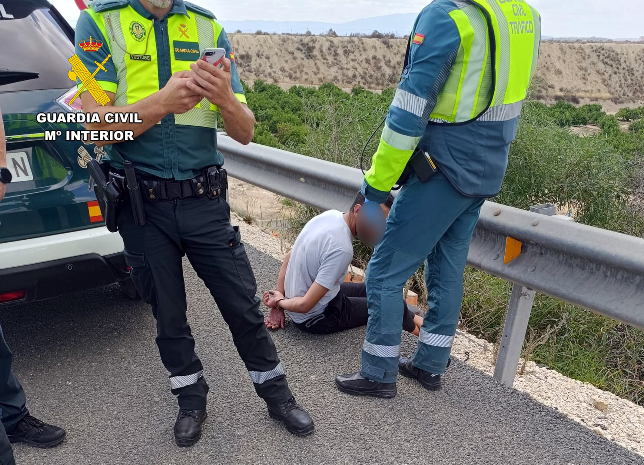 La Guardia Civil intercepta y detiene a un camionero que conducía de forma temeraria y bajo los efectos de alcohol y drogas