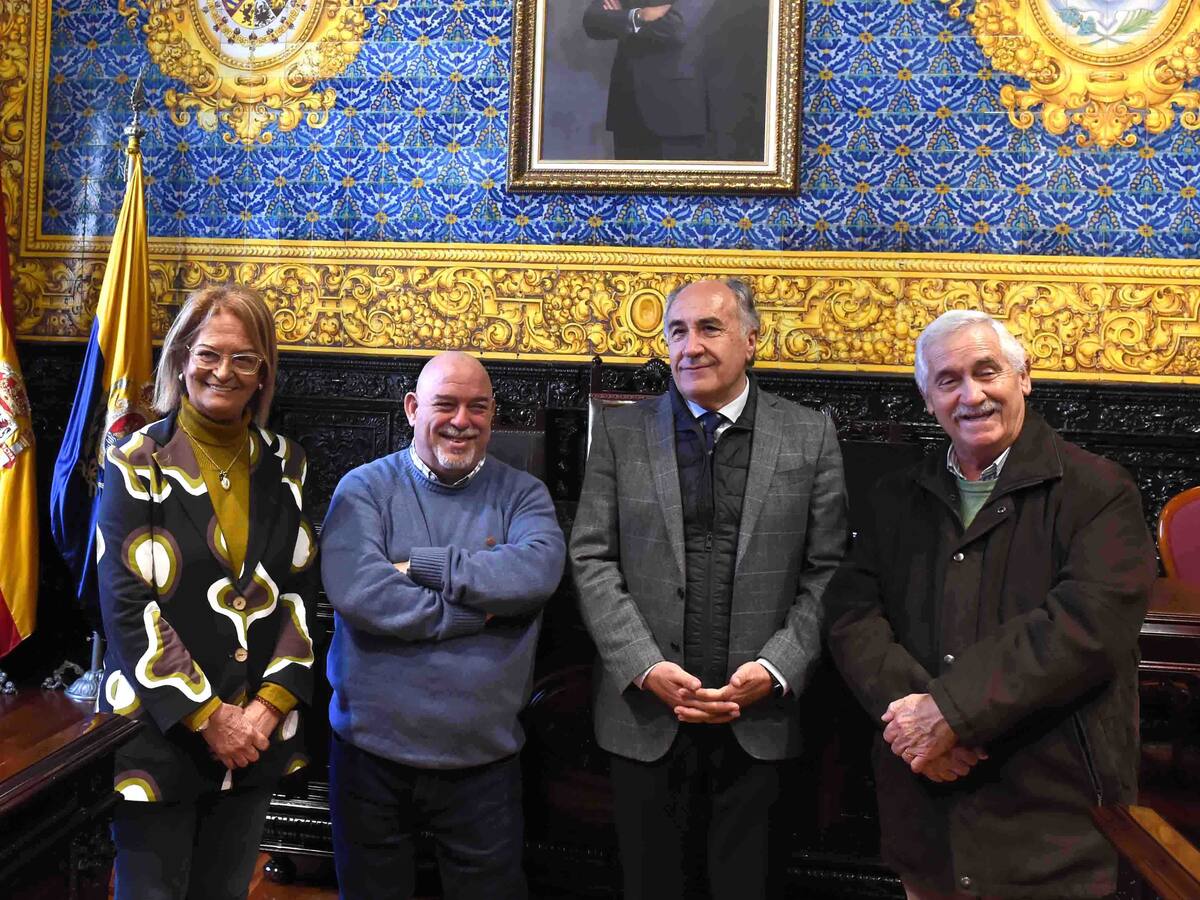 El periodista Enrique Tadeo pregona esta tarde el Carnaval Especial