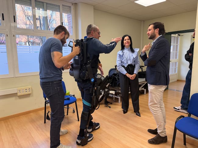 Isaac Claver y Lola Ibort en su visita a AENO