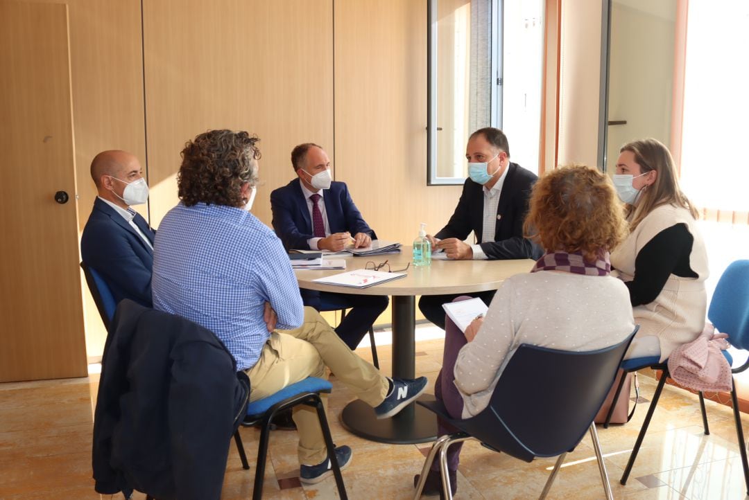 Reunión entre representantes de la Cámara de Comercio de Castellón y el Ayuntamiento de Onda