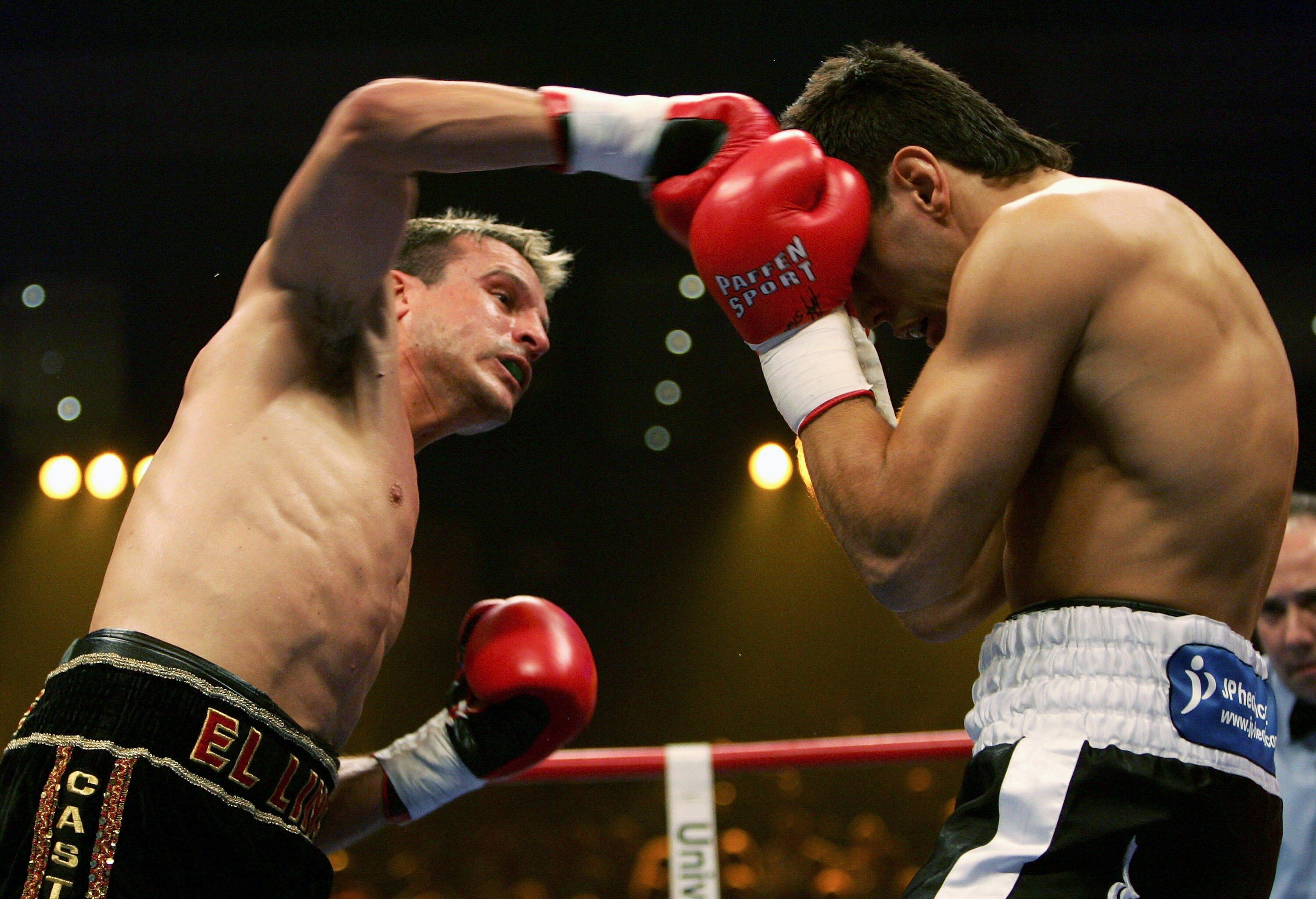 Javier Castillejo en uno de sus combates ante el alemán Felix Sturm