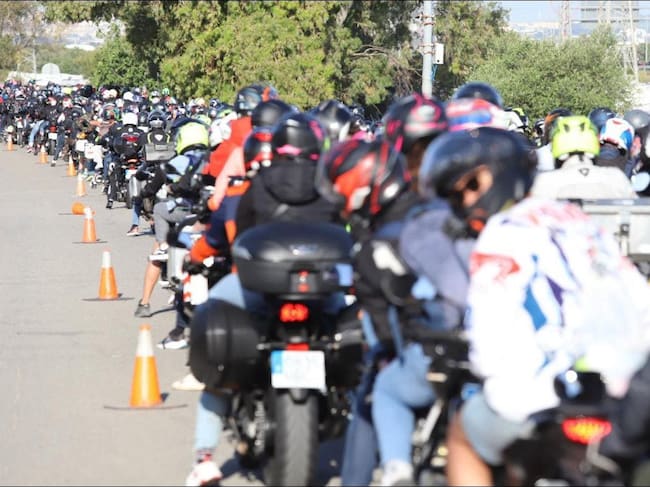 Moteros en dirección al circuito de Jerez-Ángel Nieto para asistir al Gran Premio de España de MotoGP 2025