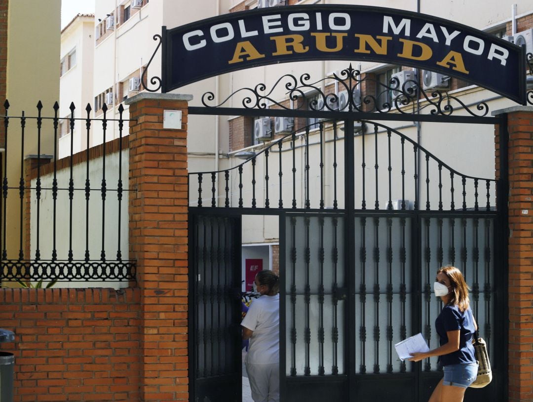 Un grupo de estudiantes extranjeros, permanecen confinados en el Colegio Mayor Arunda de Málaga,