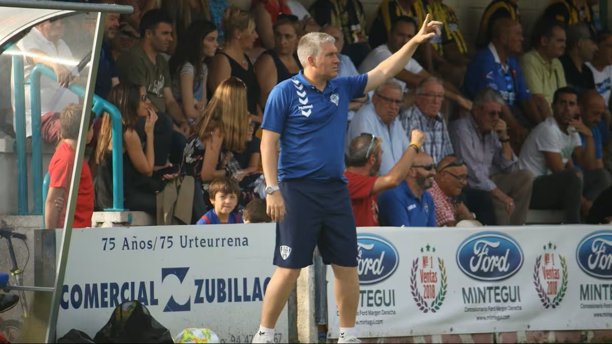 Jon Ander Lambea se abre paso en los banquillos de España.