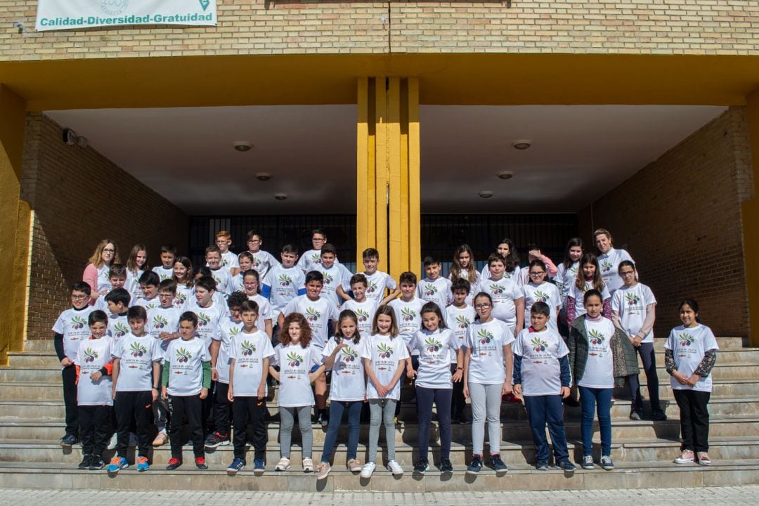 Alumnos del colegio &quot;Juan Carlos I&quot; de Porcuna