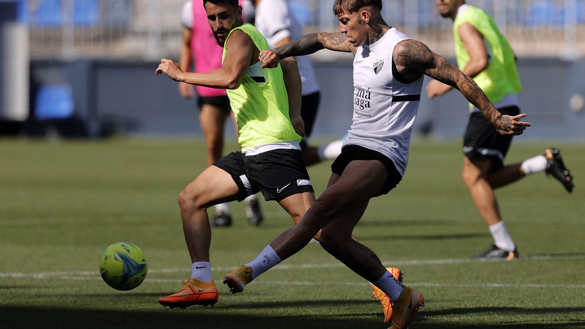 El Málaga realizó la segunda sesión de la semana en La Rosaleda con seis bajas por lesión