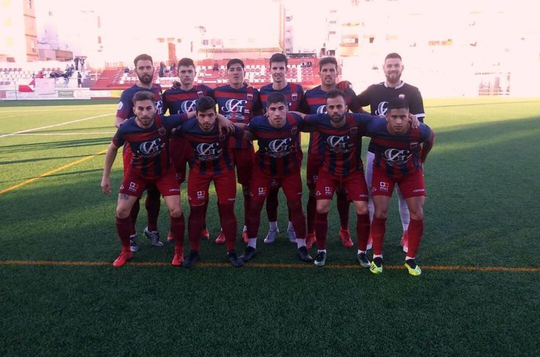 Fran Onrubia introdujeo variantes en el once inicial