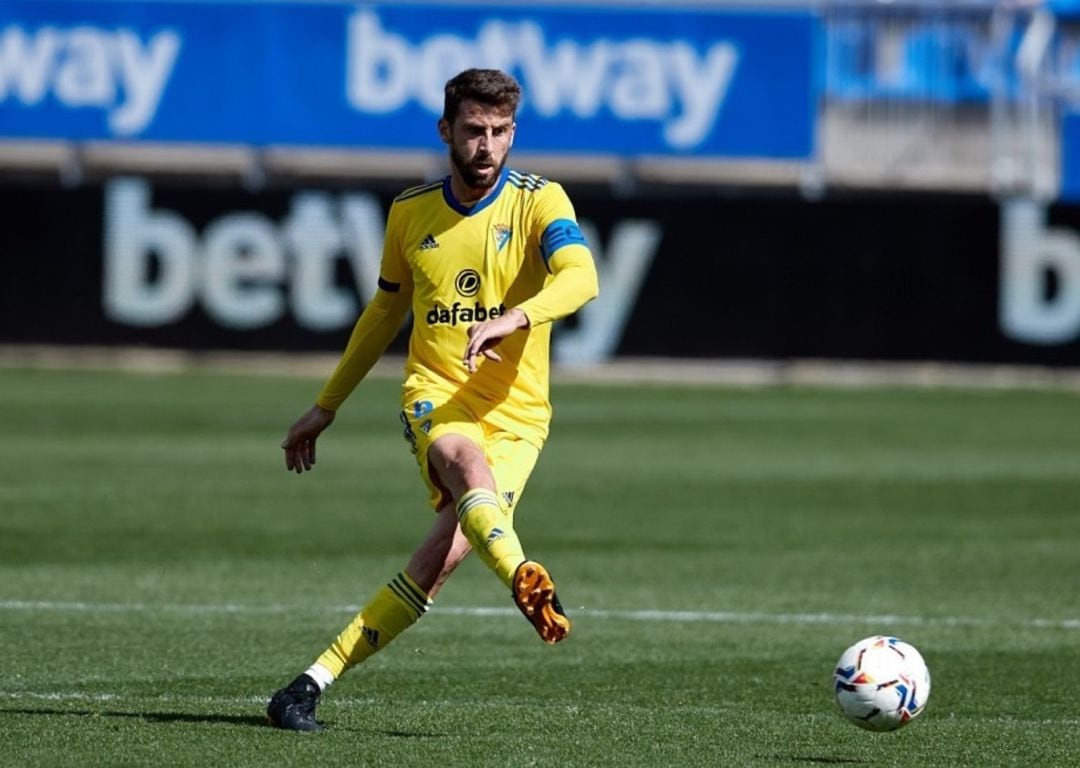 Jose Mari durante un partido con el Cádiz