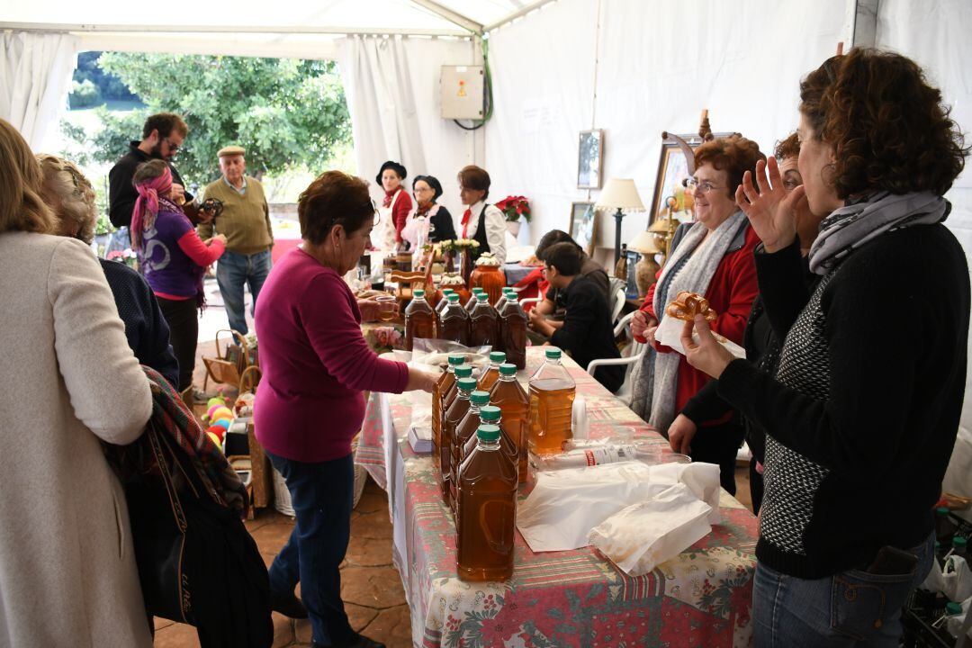 Primera edición del mercadillo navideño (archivo)