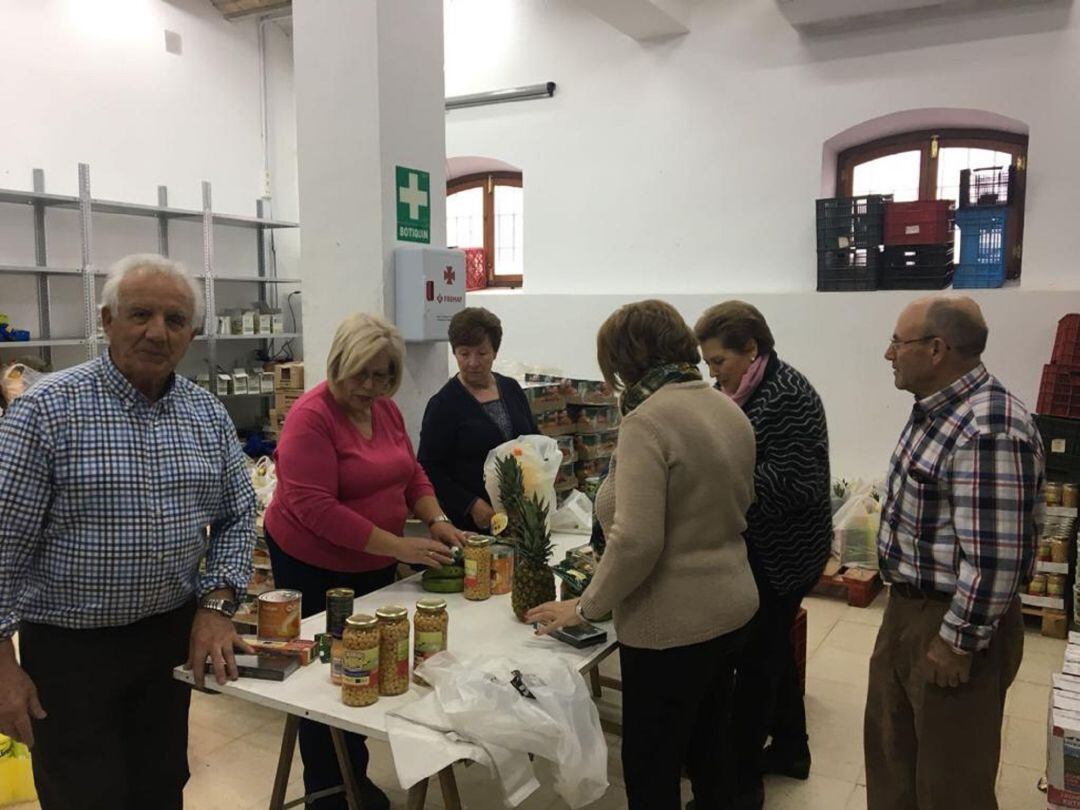 Preparación de cestas navideñas