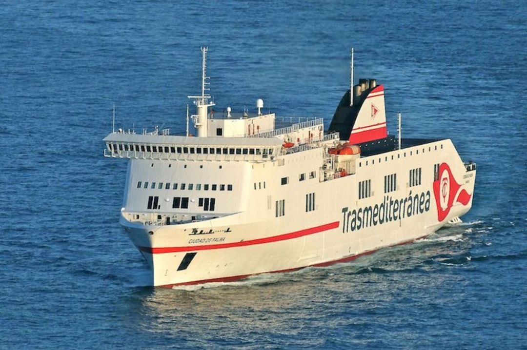 El Ciudad de Palma, uno de los buques de de Transmediterránea.
