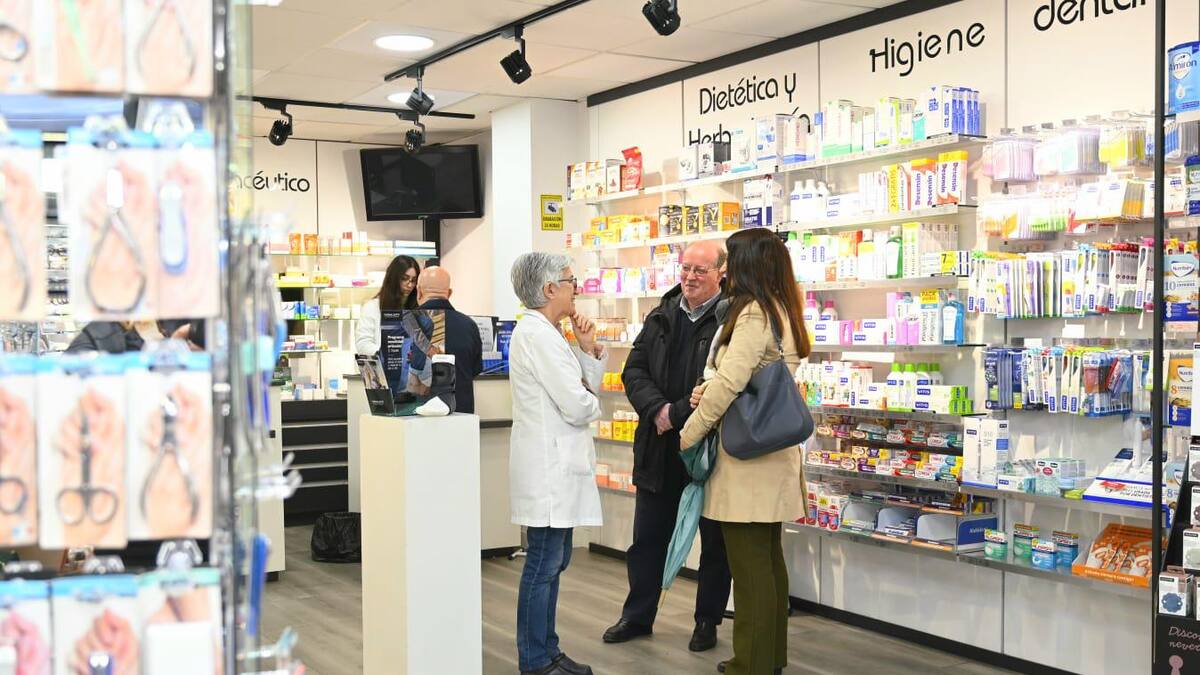 Elena Cayuela, concejala de Comercio en el Ayuntamiento de Algete, sobre las plazas de aparcamiento en la calle Valdeamor