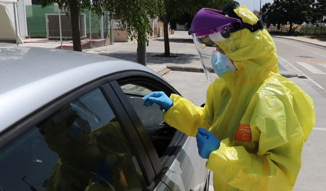 Imagen de archivo de la realización de pruebas PCR 